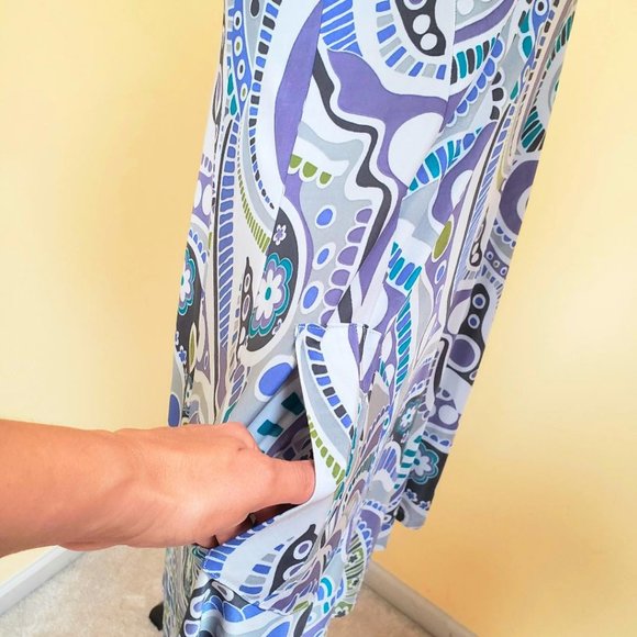 Flowy pullover patterned dress with pockets! - Picture 2 of 6